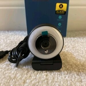 HD Webcam with Built-in Microphone - Black